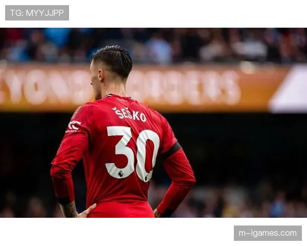 谢什科射门中柱，曼联上半场多次错失得分良机