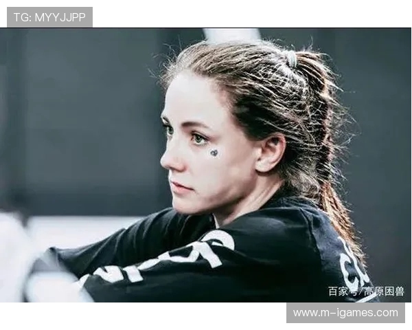 澳大利亚UFC明星赛后坐轮椅进救护车 暴力美学代价引思考